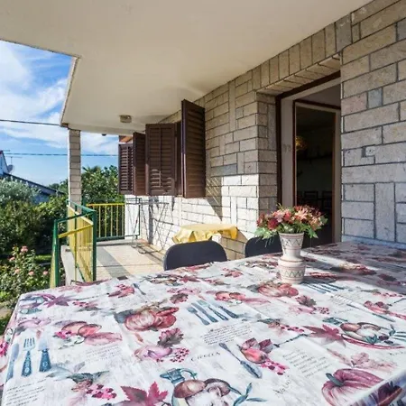 Apartamento Lili-with Paddling Pool